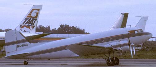 DC-3C, N541GA, Santa Barbara Airport, March 1989