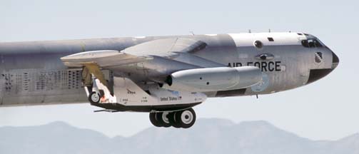 Boeing NB-52B Stratofortress, 52-0008 takes off with X-38 V-131R