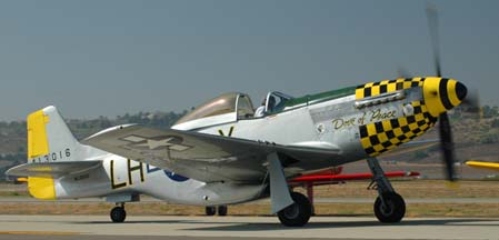 North American P-51D Mustang, NL5551D Dove of Peace