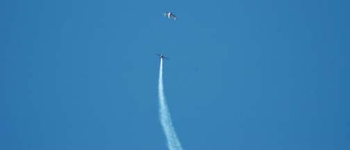 Extra 300, N12DW chases SpaceShipOne