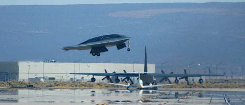 Northrop-Grumman B-2A Spirit, 82-1068 Spirit of New York, Lockheed MC-130E Combat Talon I, 64-0572, and Beech C-12A Huron, 76-0158