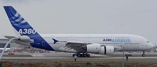 Airbus A380 makes its first visit to Los Angeles, March 19, 2007