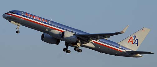 American Boeing 757-223 N690AA