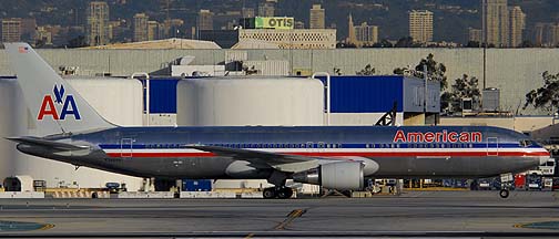 American Boeing 767-323 N346AN
