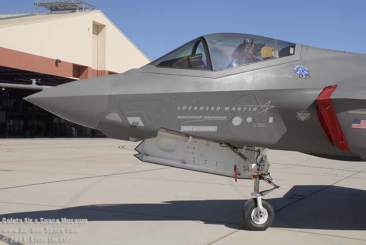 _BEL8167%20F-35A%20AA-1%20left%20side%20nose%20l.jpg