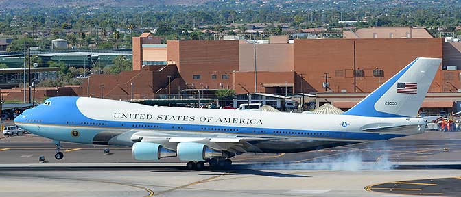 Boeing VC-25A 82-8000, Phoenix Sky Harbor, August 22, 2017