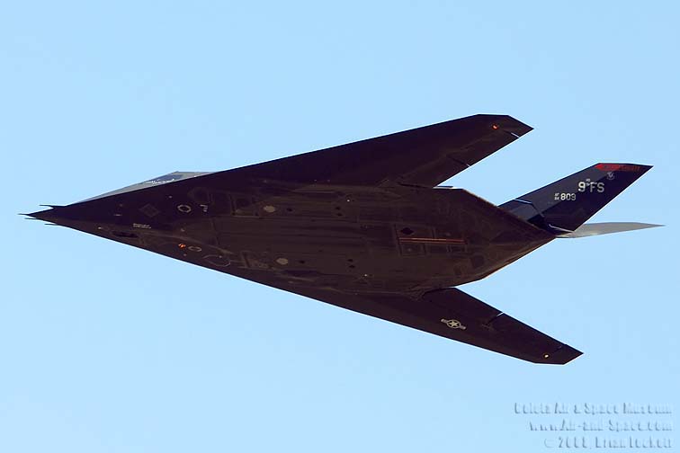 Goleta Air and Space Museum: Lockheed F-117A Stealth Fighter