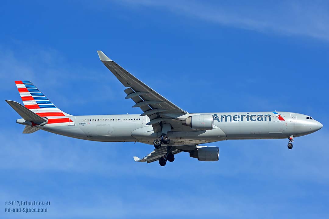 American Airlines Airbus A330-300 arriving into Phoenix Sky Harbor