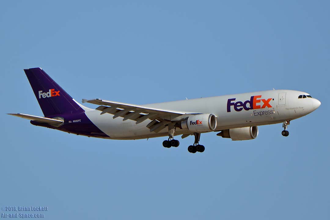 Air-and-Space.com: Air Traffic at Phoenix Sky Harbor, June 22, 2018