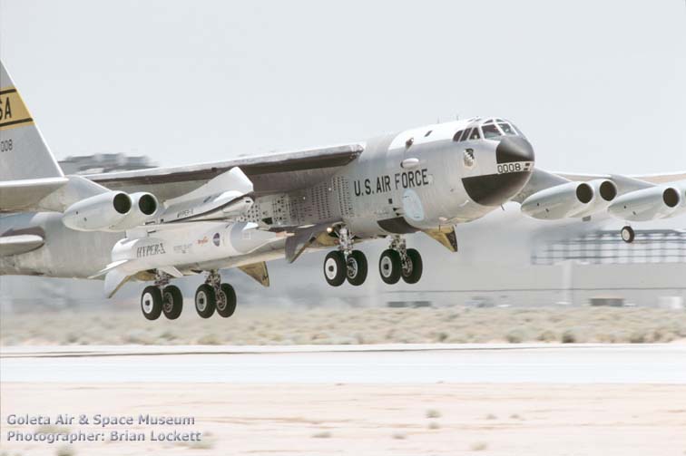 NASA NB-52B takes off with the X-43A