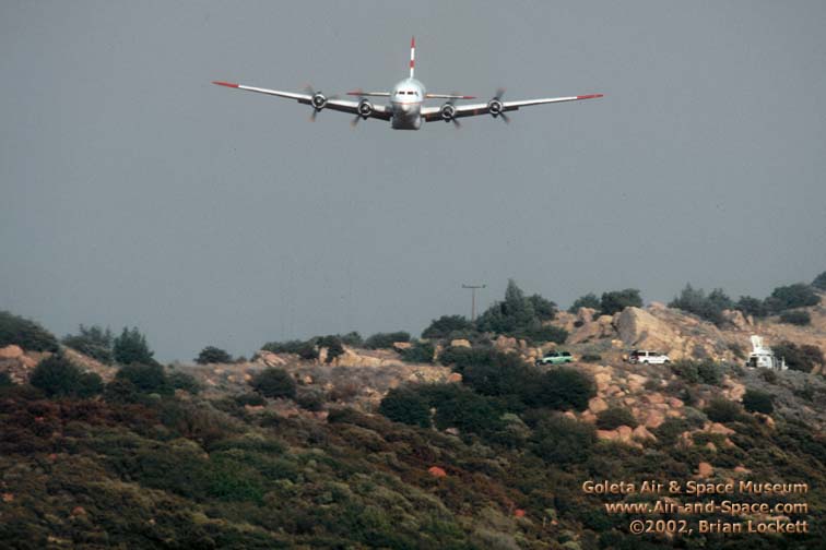 Douglas C-54G N82FA, Tanker #161 over the Camino Fire