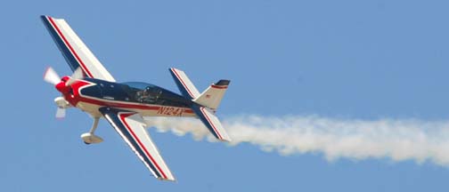 Extra 300S, N124X