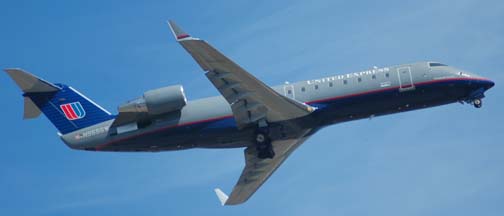 United Express Bombardier CL-600-2B19 Regional Jet, N559SW