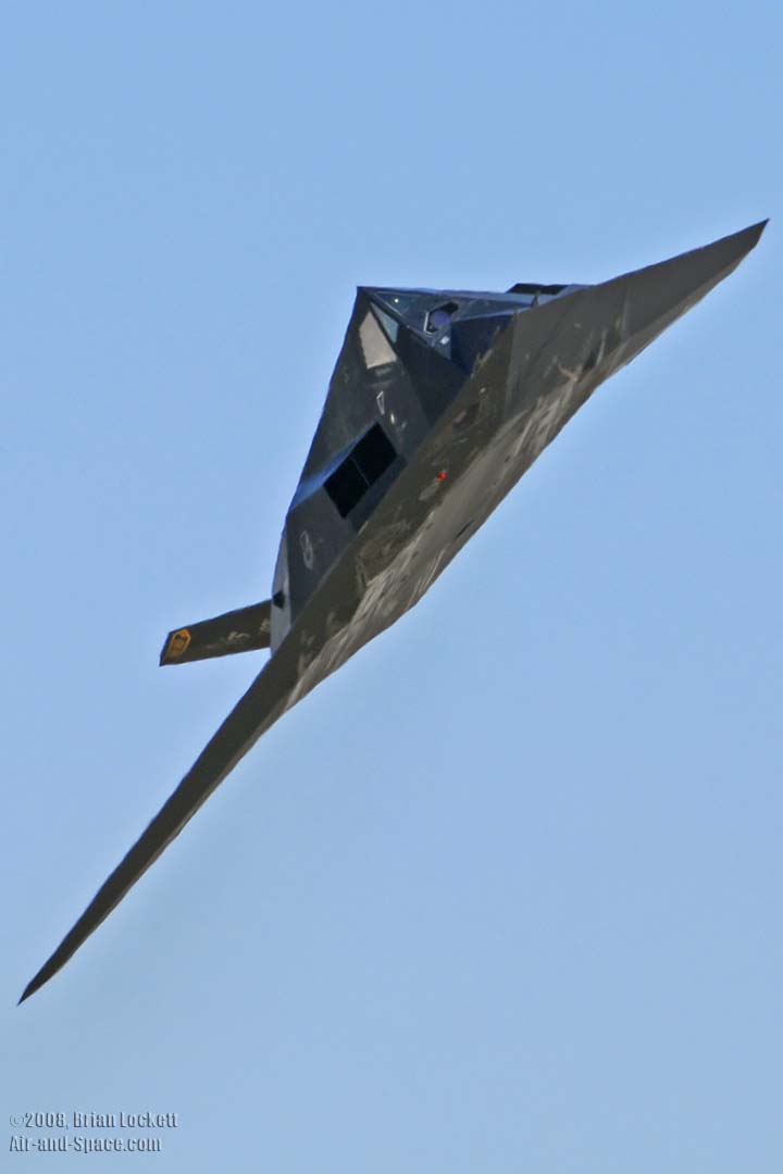 Goleta Air and Space Museum: Lockheed F-117A Stealth Fighter